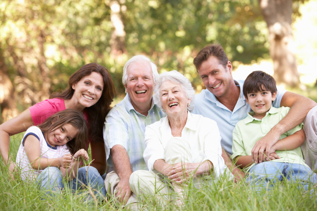 familia-reunida-e-feliz